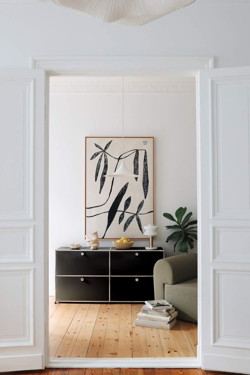 USM Haller Sideboard E2 with 4 folding doors