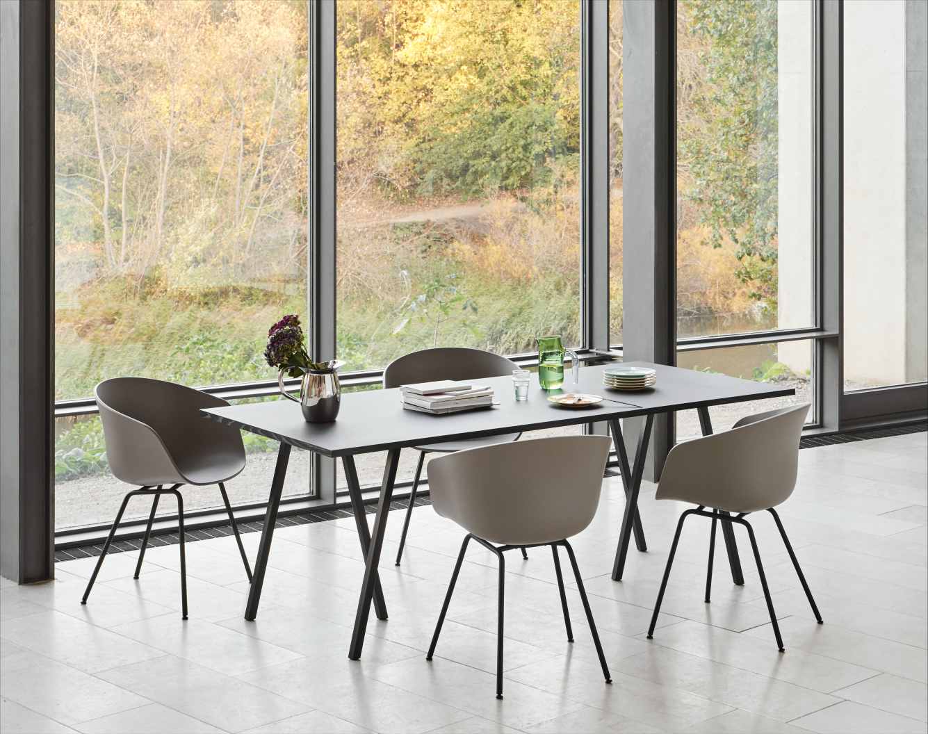 Loop Stand Table TABLE TOP WHITE/FRAME BLACK Hay SINGLE PIECES