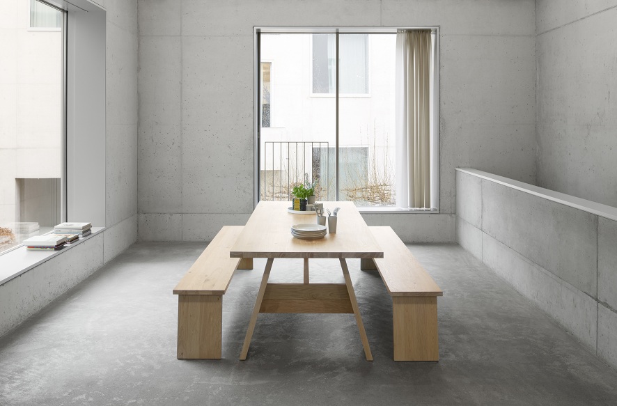 DC01 Fayland table oiled oak e15