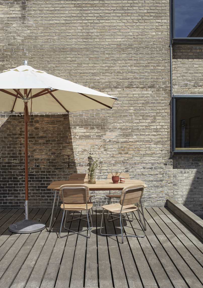 Lilium Table Outdoor dining table Skagerak by Fritz Hansen