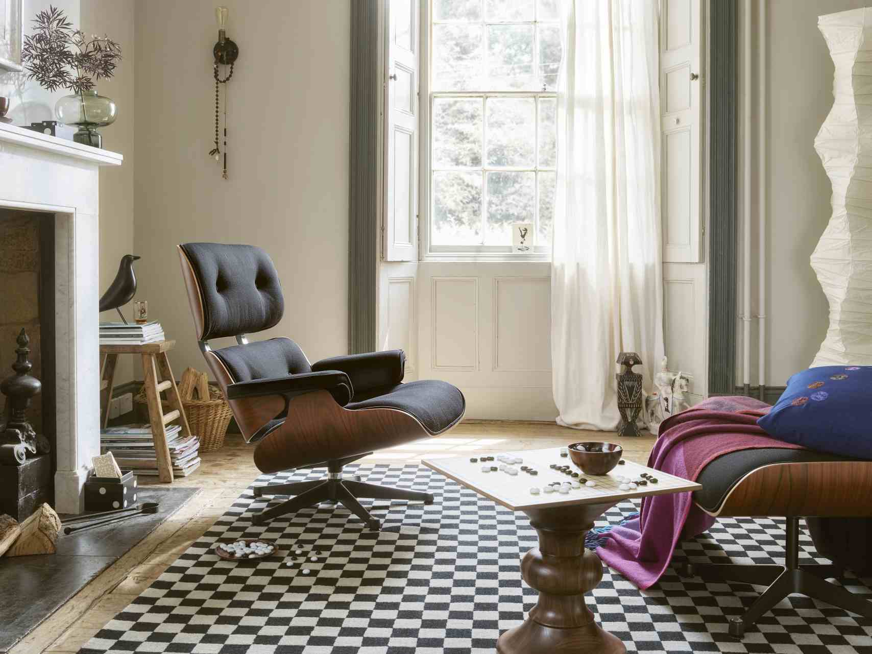 Eames Lounge Chair & Ottoman Armchair Leather Premium Vitra Sides polished black leather premium F black rosewood