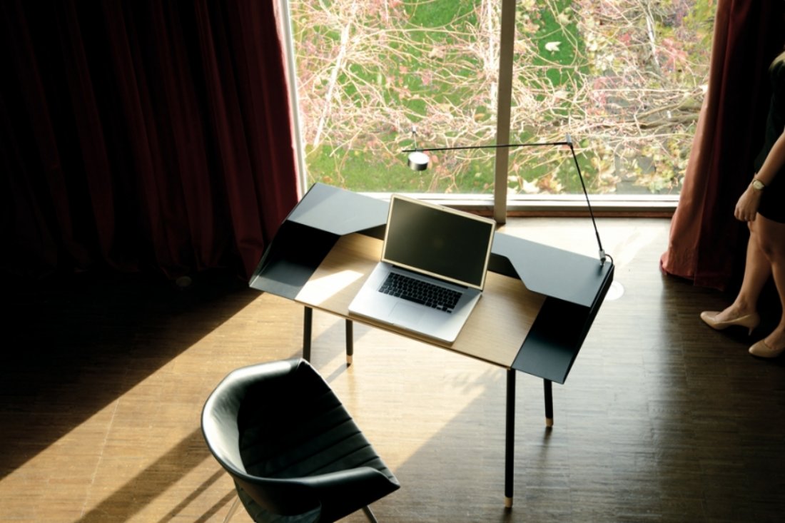 Miss Moneypenny desk Radius