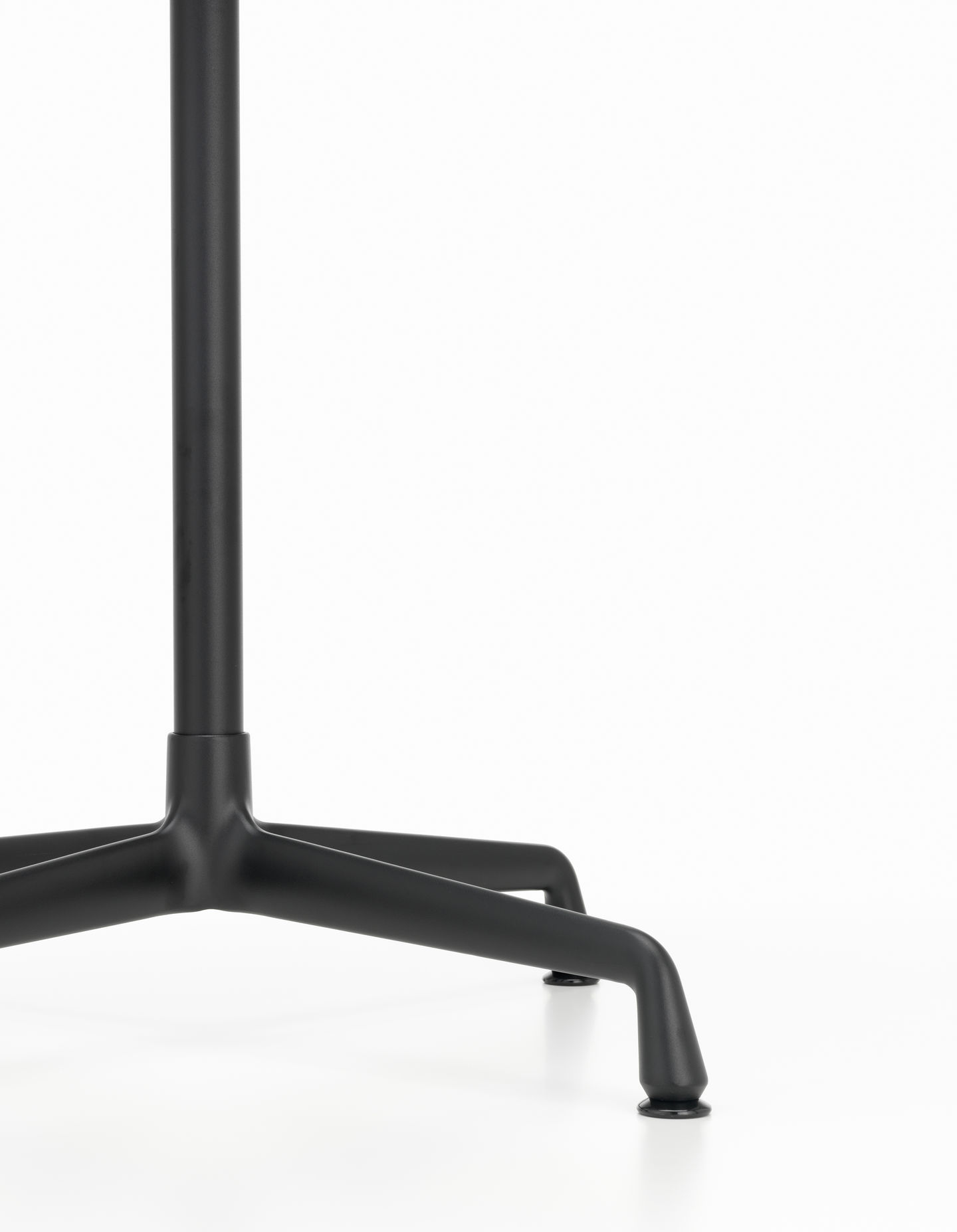 Eames Contract Tables High Standing Table 75x75 cm Vitra 