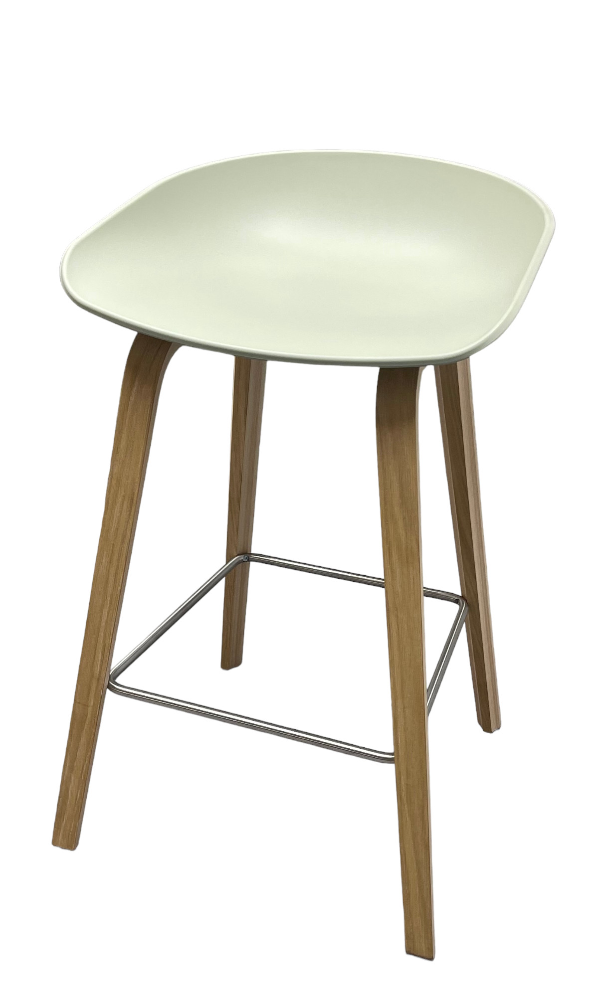 About a Stool AAS32 / AAS 32 Bar stool LOW PASTELL GREEN / OAK SOFT Hay MÄNGELEXEMPLAR  