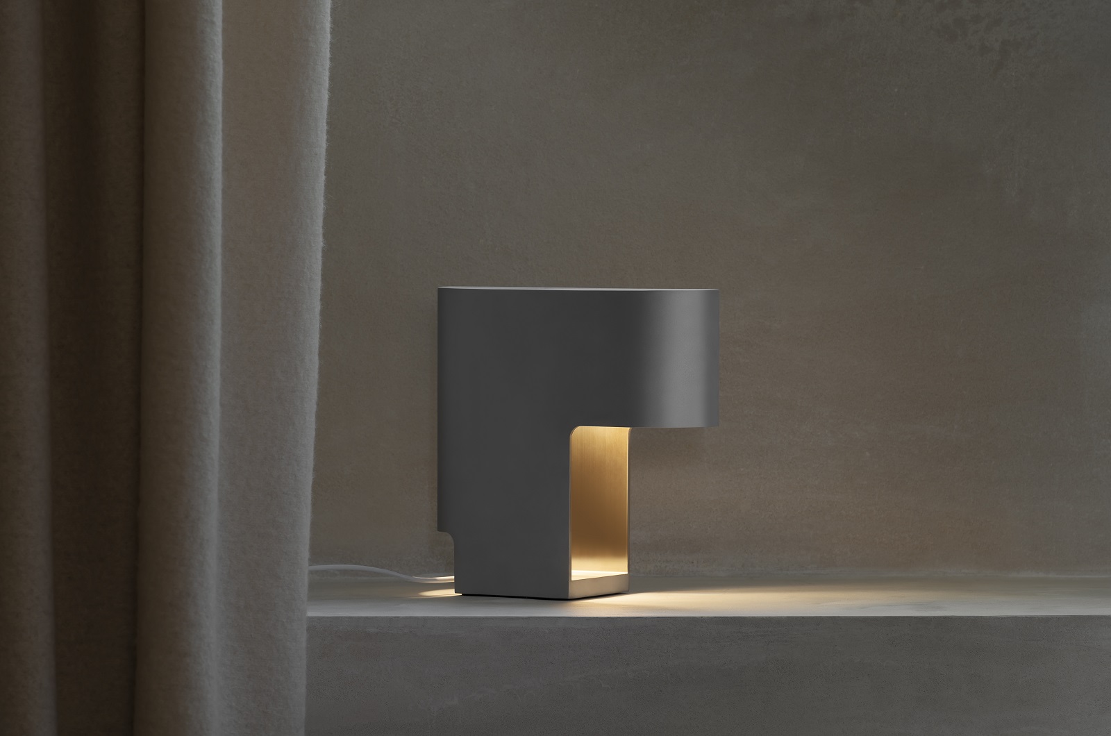 Graue w223 Pawson Tischleuchte von wästberg, modernes Design für Nachttisch oder Schreibtisch.