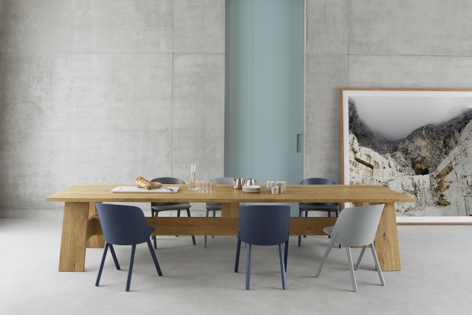 CH05 This Chair e15