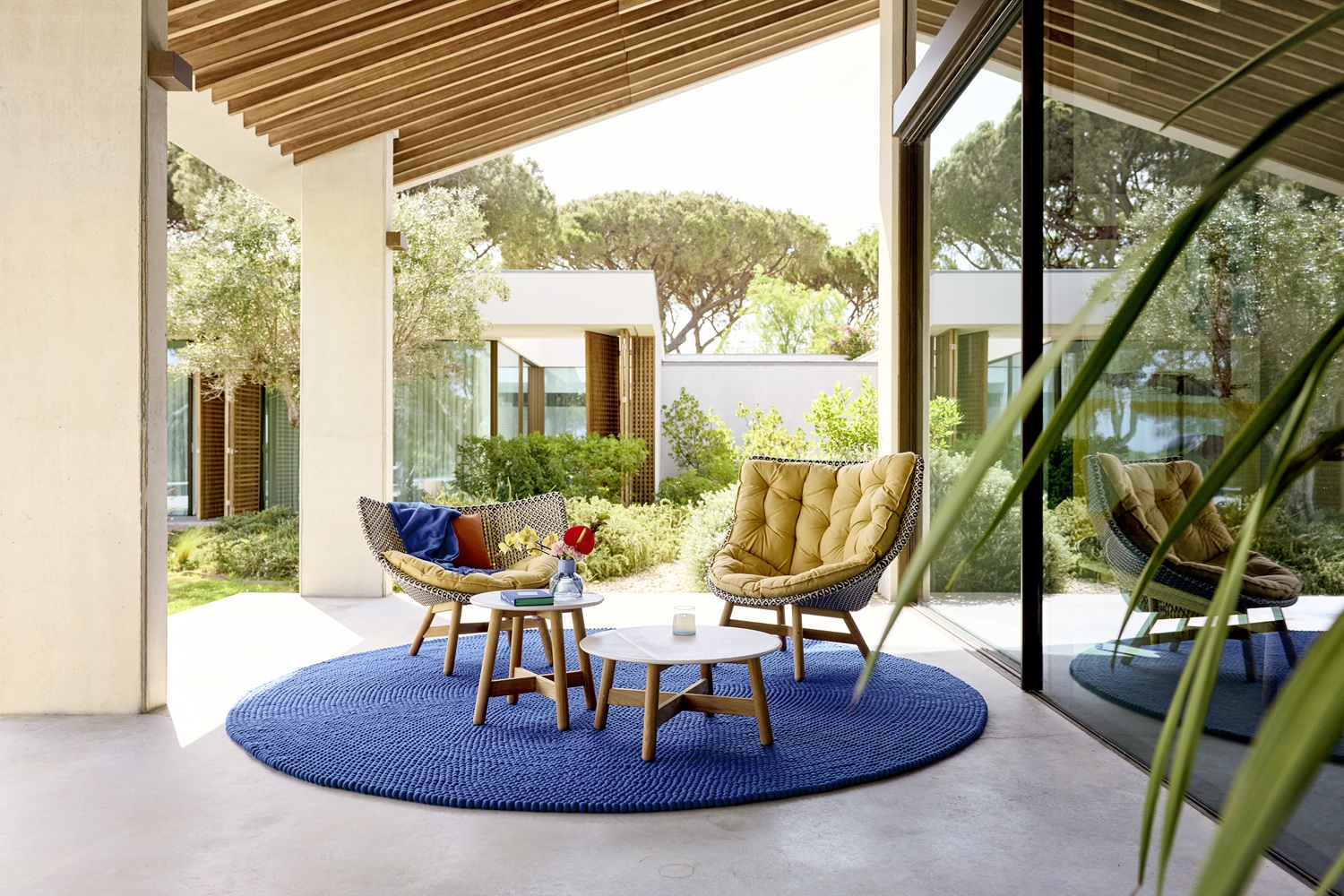 Mbrace Outdoor Wing chair High-back Dedon