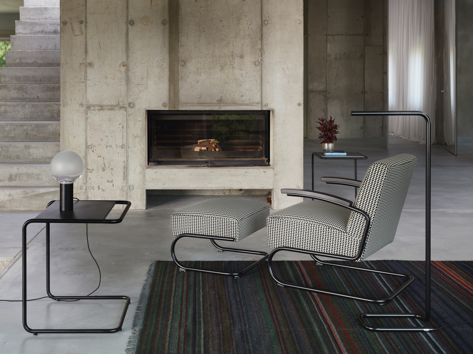 B 97 b Side table Thonet