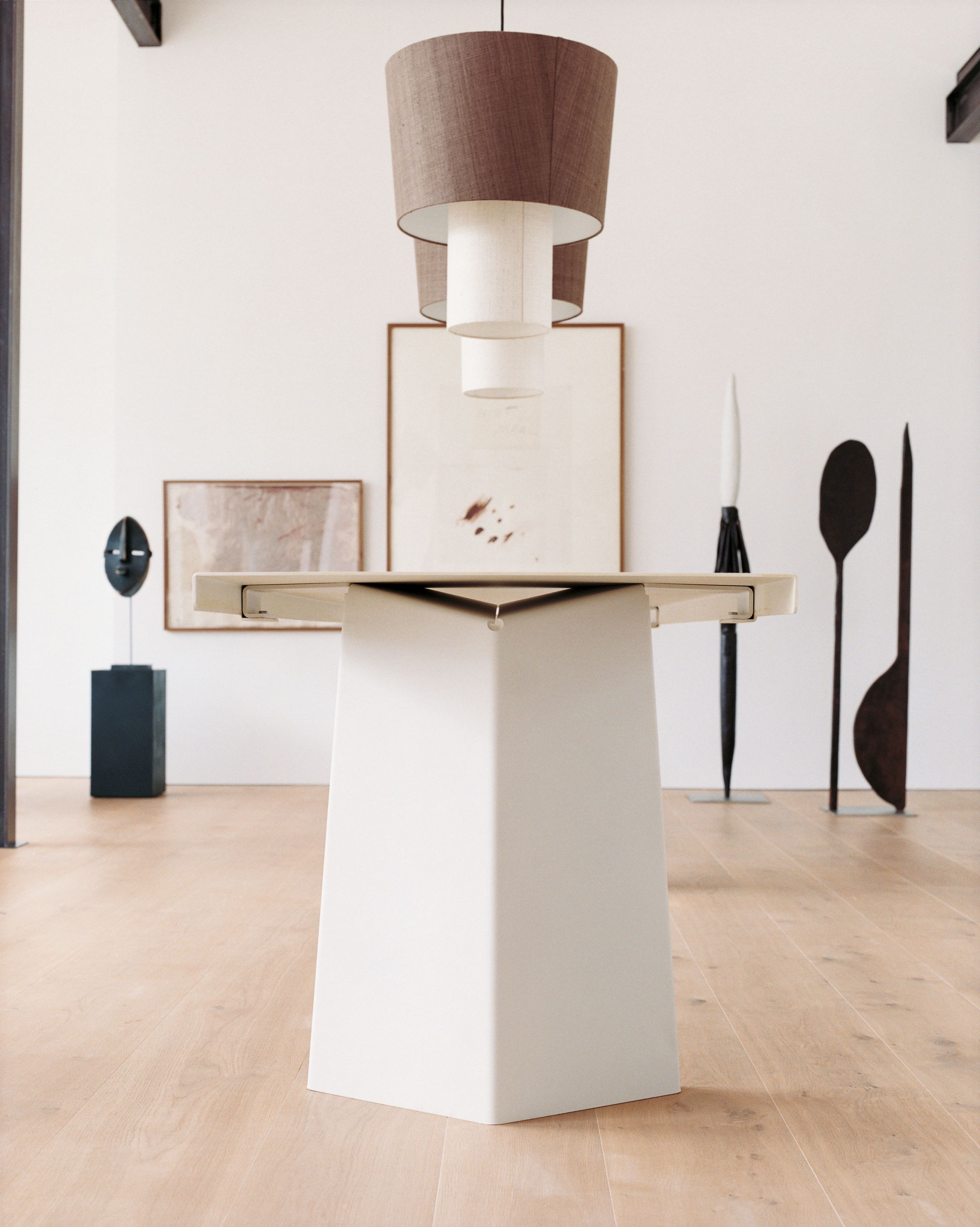 Pallas table ClassiCon