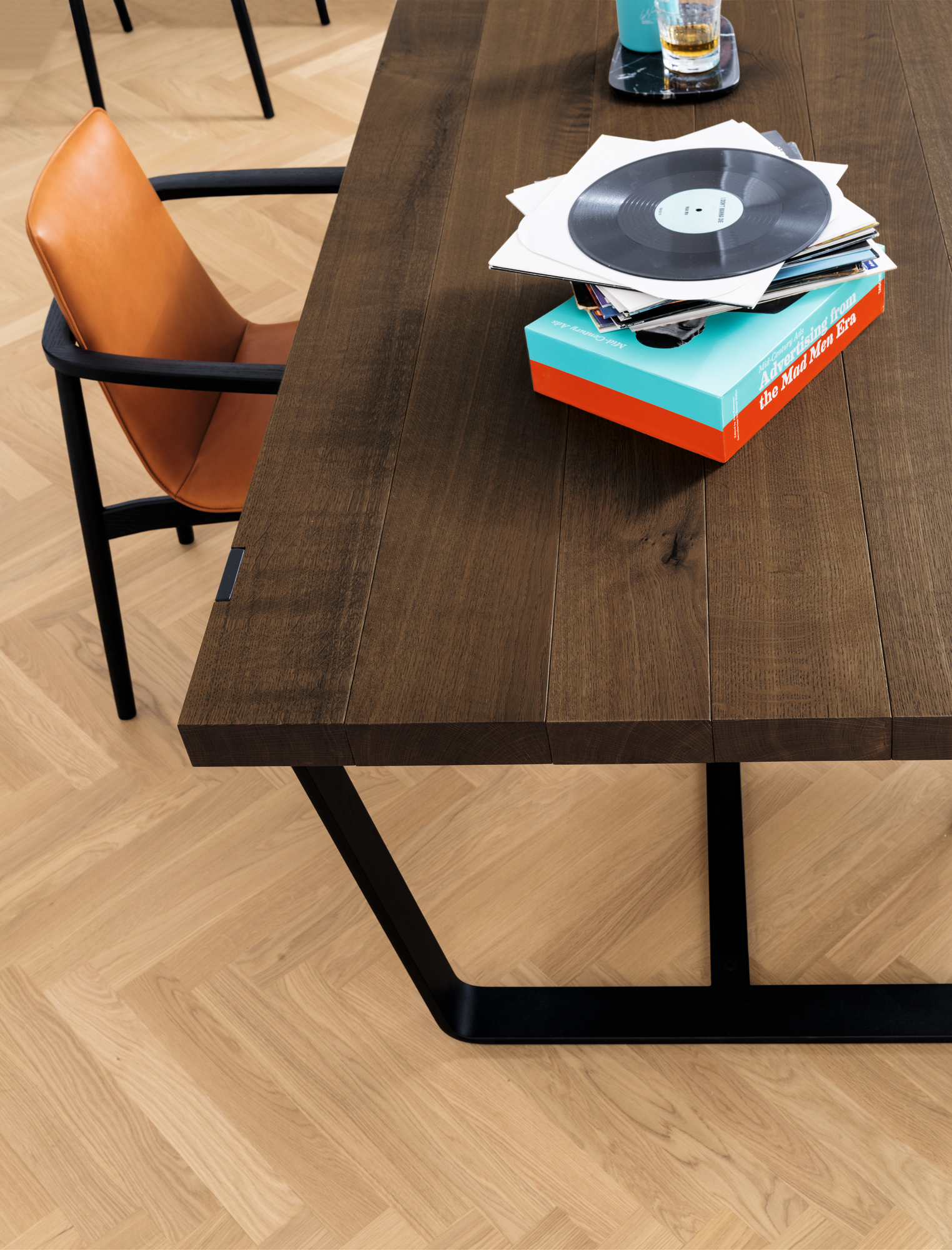 BB 11 Clamp table smoked oak Janua