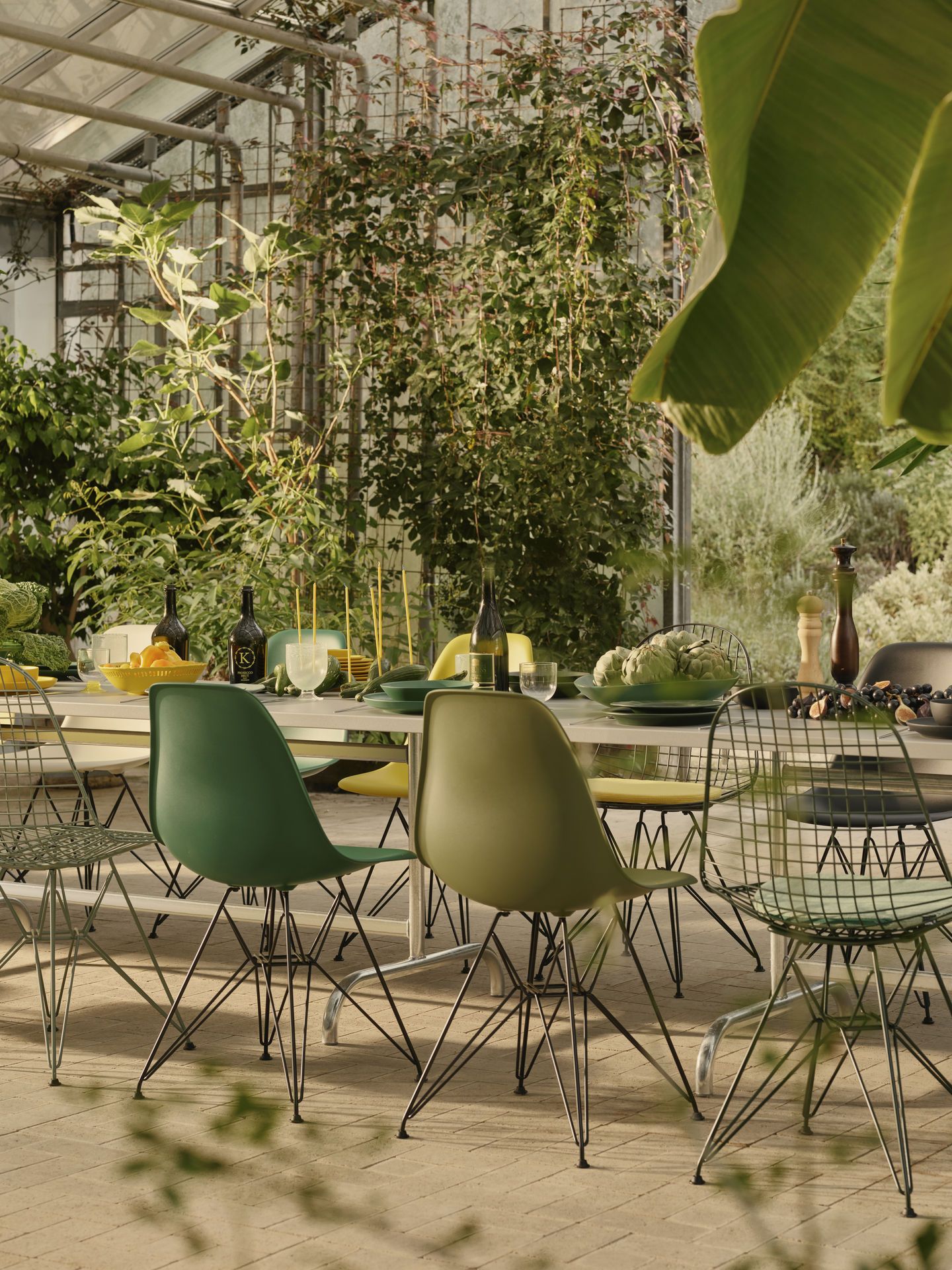 Eames Fibreglass Chair DSR Chair Vitra