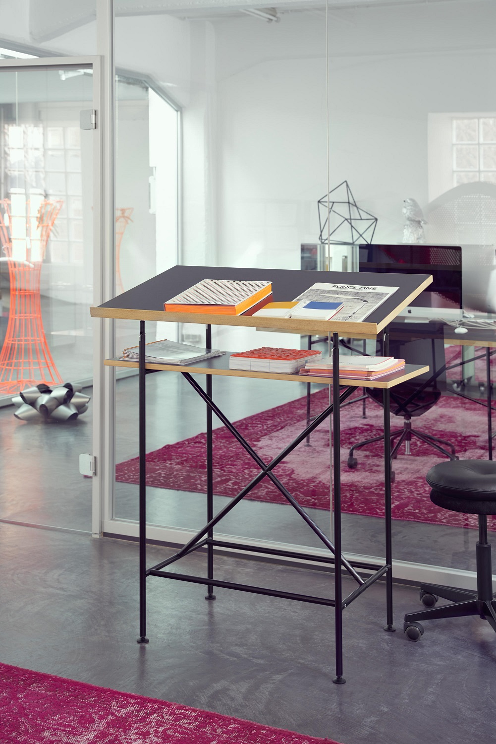 Milla 700 High Desk Richard Lampert