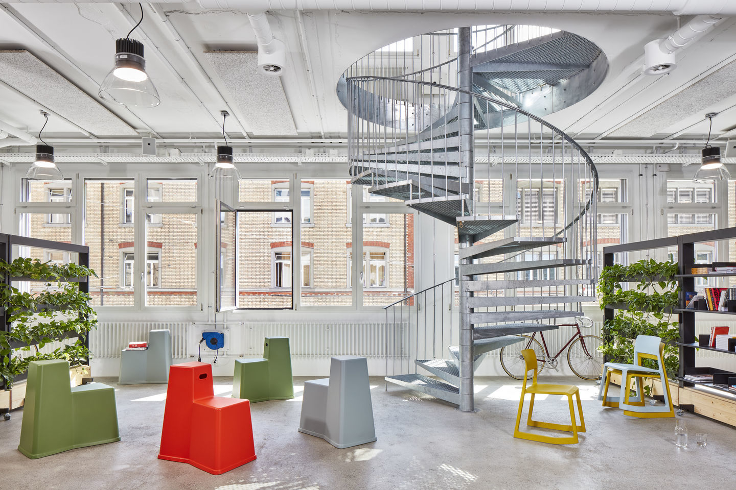 Tip Ton RE chair plastic Vitra Coral