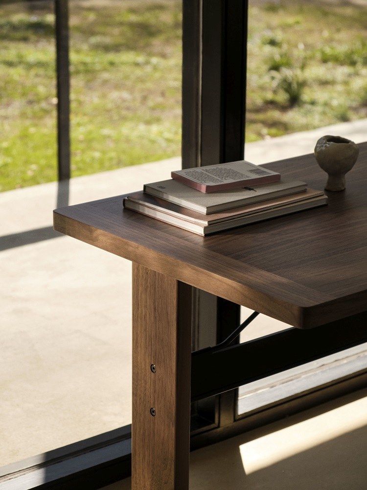 Passerelle Desk Hay