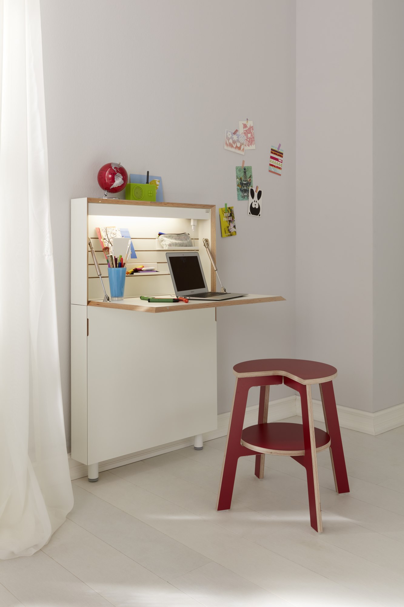 Flatmate Secretary Müller Möbelwerkstätten