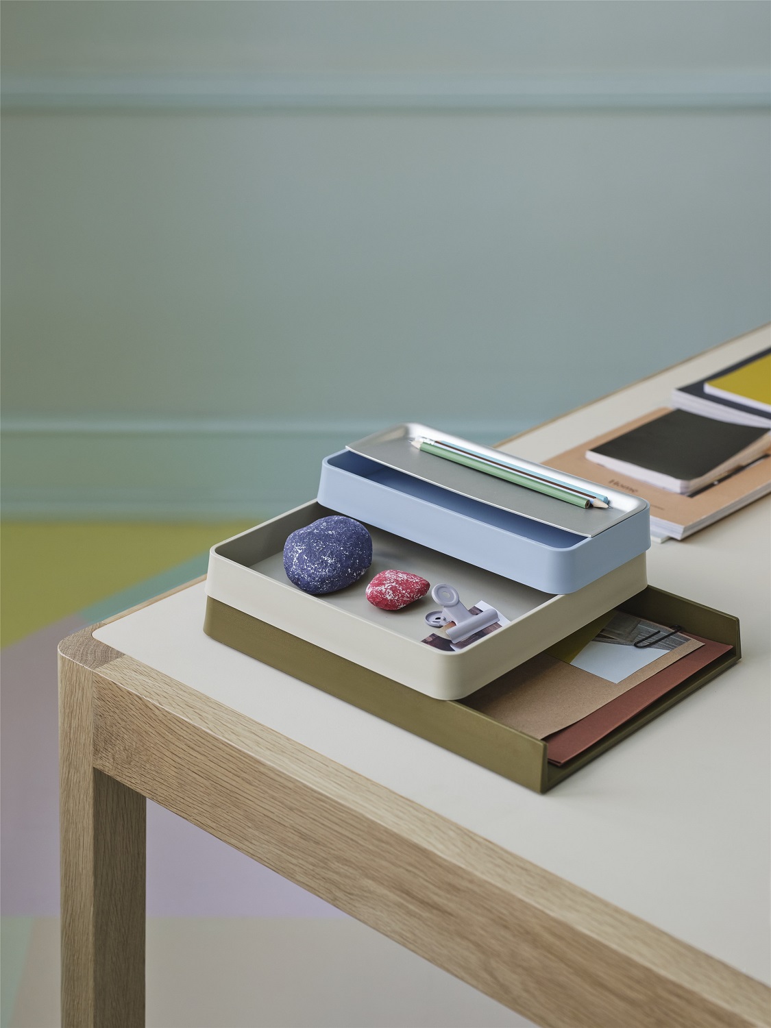 Arrange Desktop Series Configuration 2 Organiser Multicolor Muuto