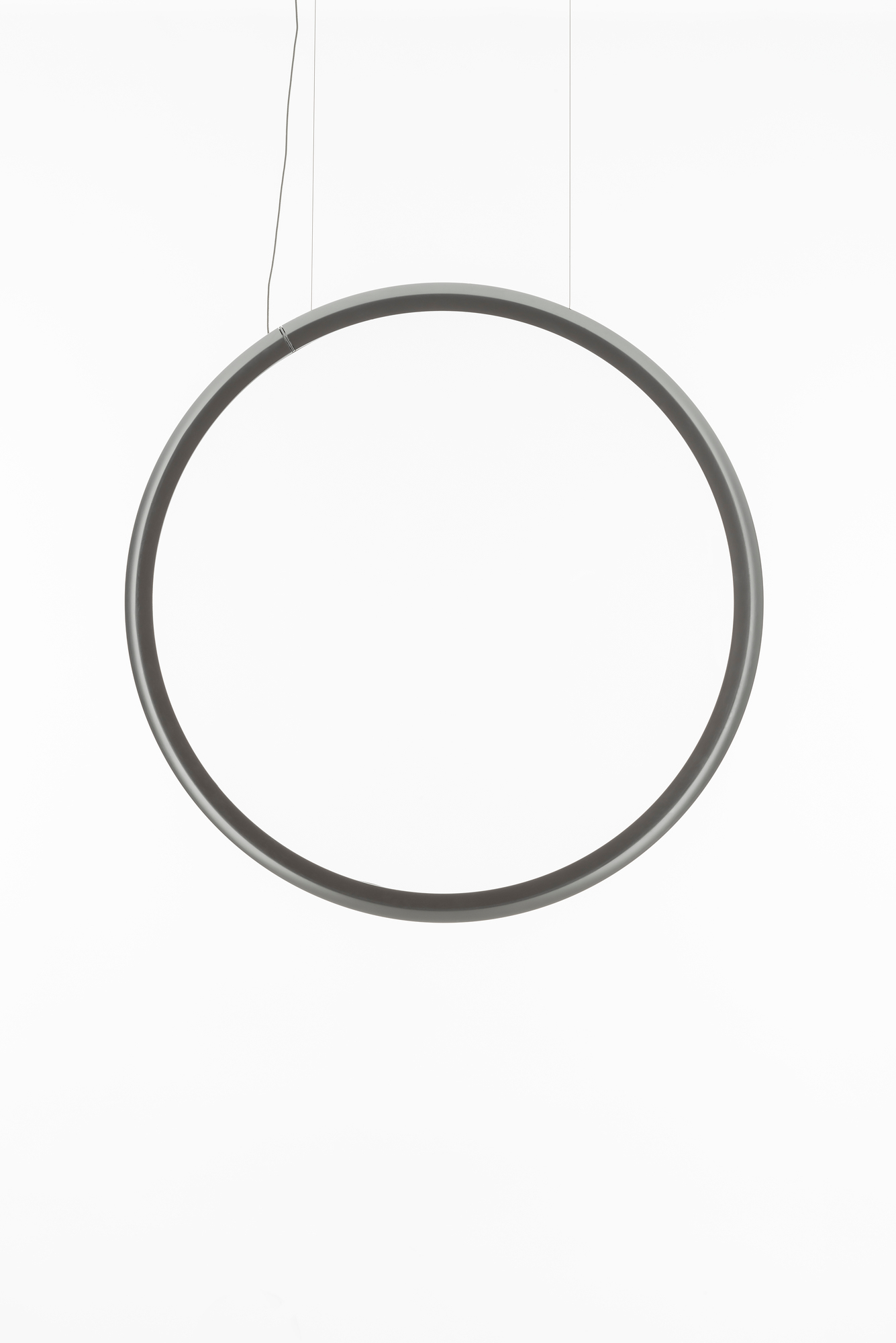 Discovery Vertical Suspension 70 Body aluminum Artemide