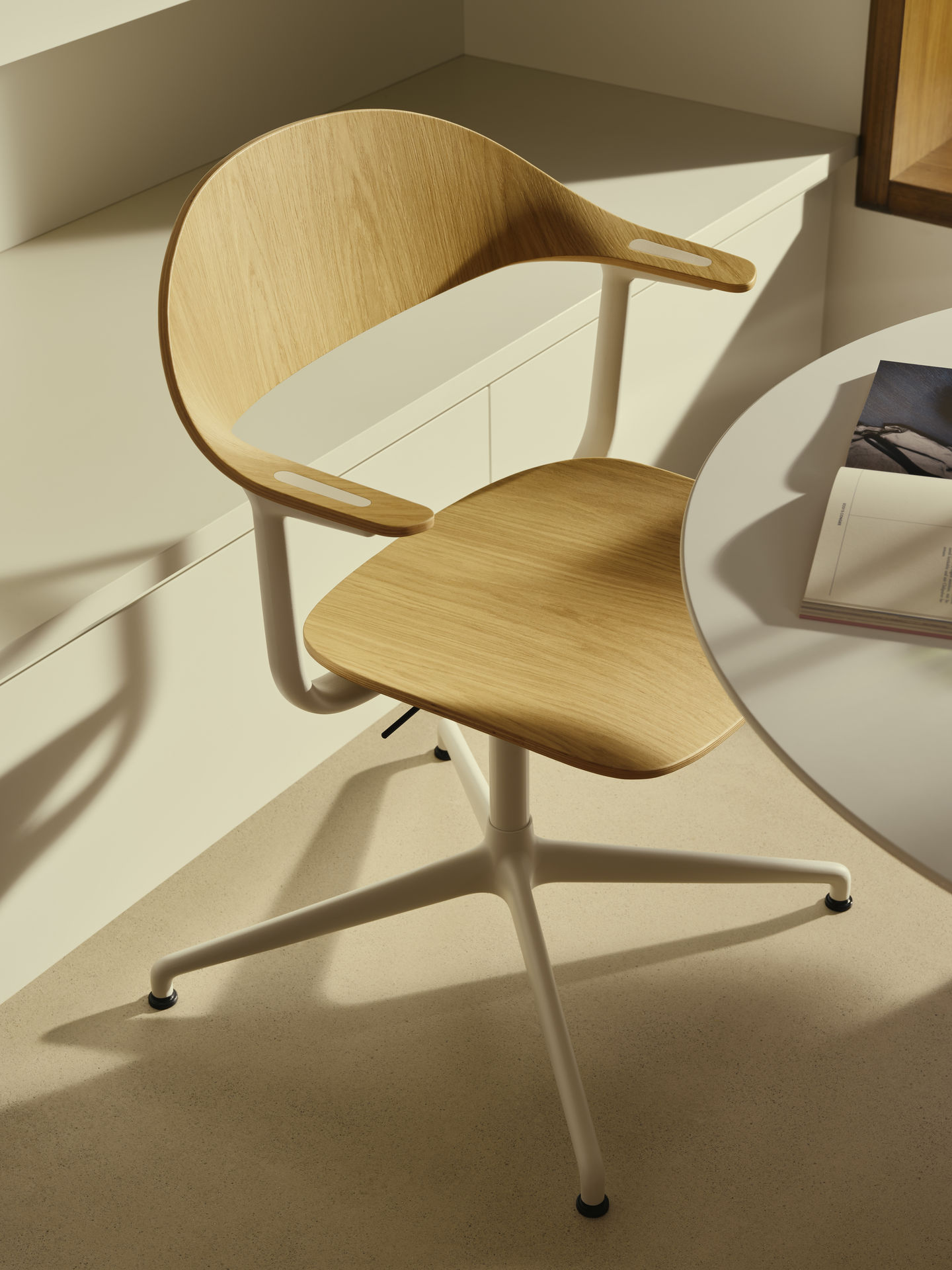 Mynt back and seat Plywood office swivel chair Vitra
