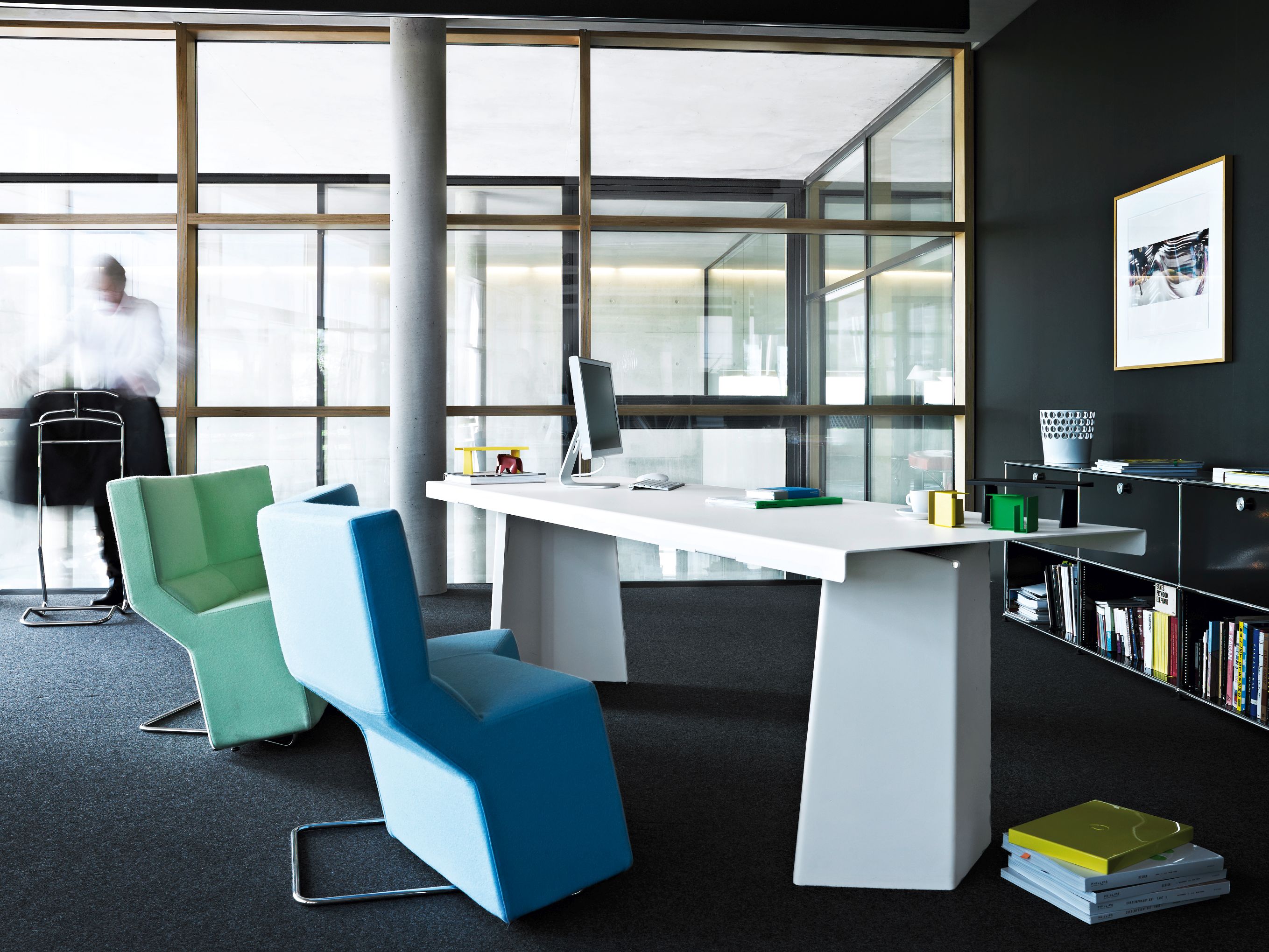 Pallas table ClassiCon