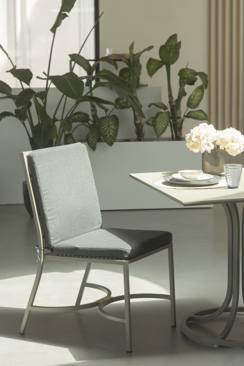Collier chair Chari Outdoor Emu