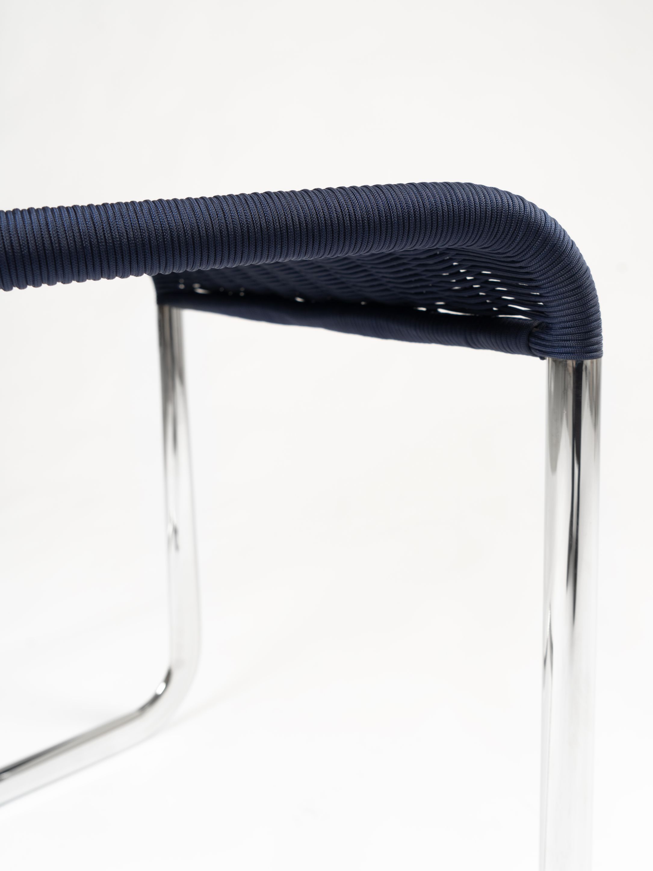 B25 Chair Dark blue Tecta