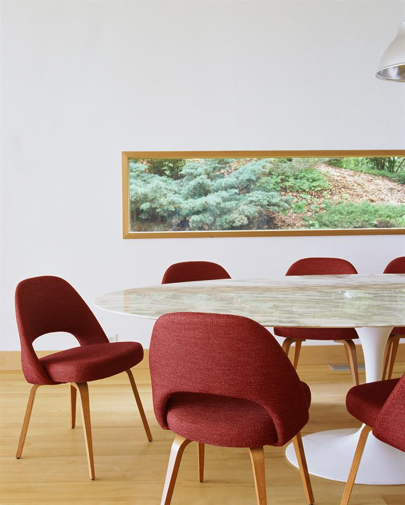 Saarinen dining table oval Knoll International