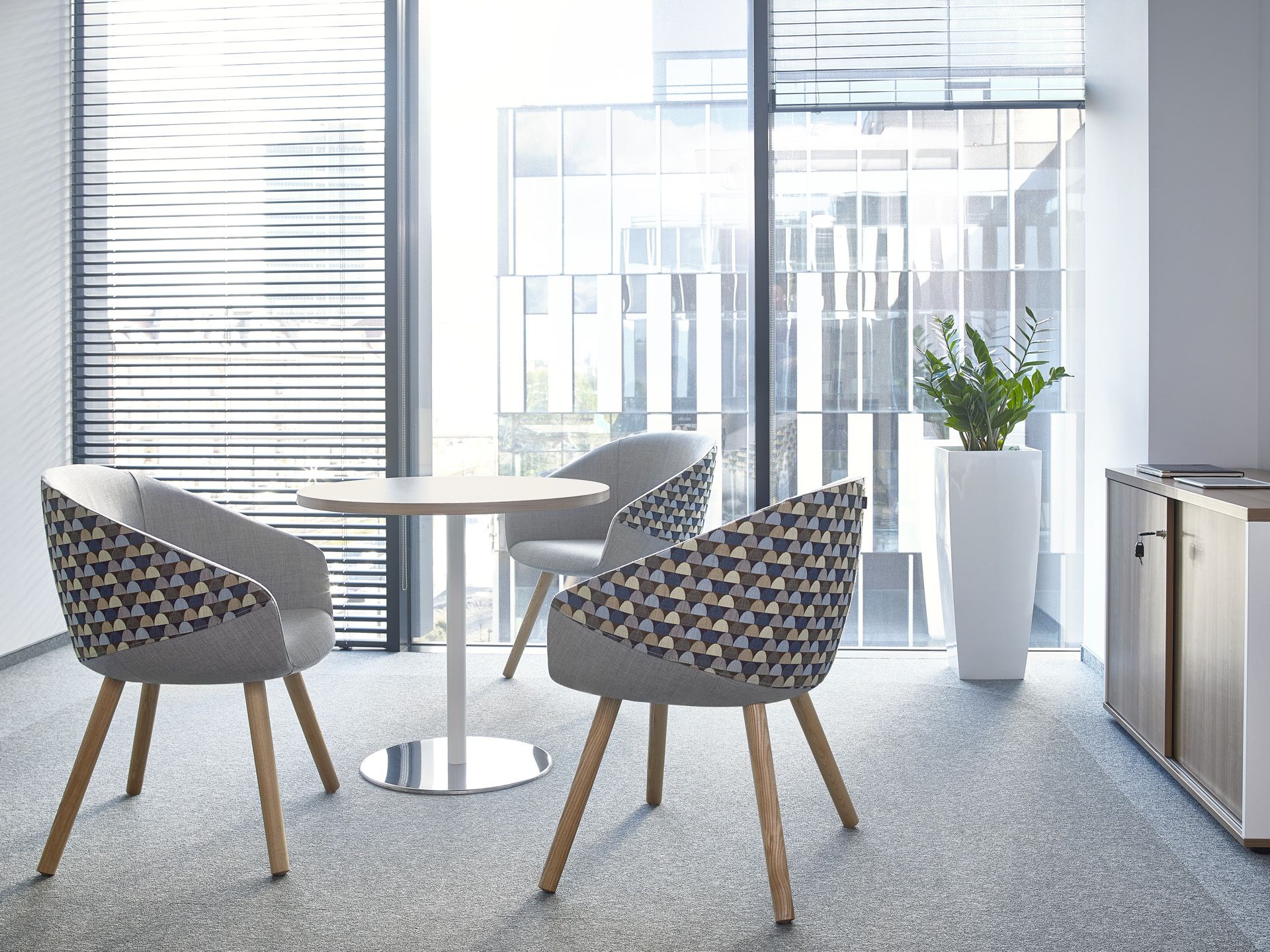 ox:co OX W 740 conference chair Bejot