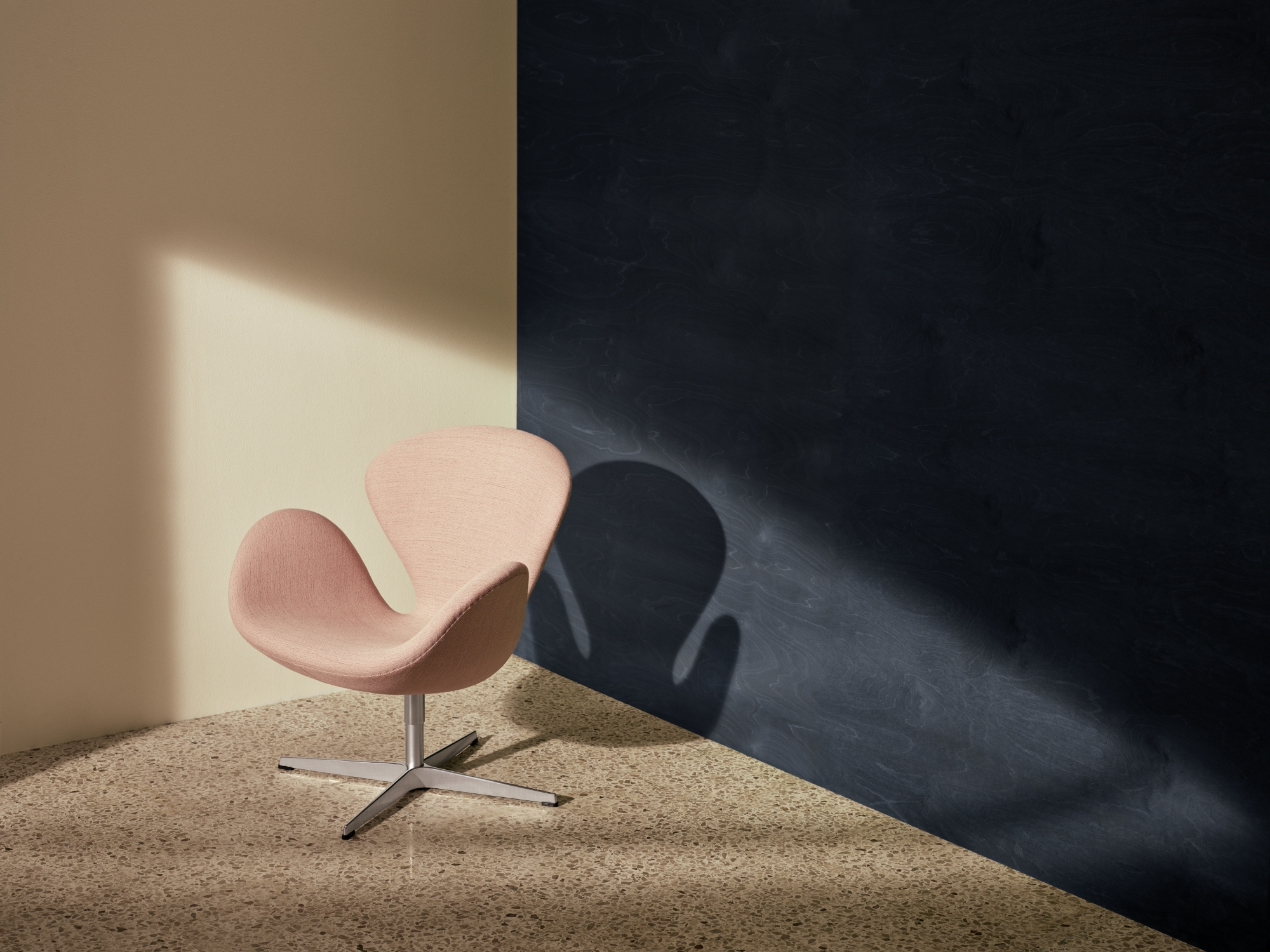 The Swan easy chair Fritz Hansen
