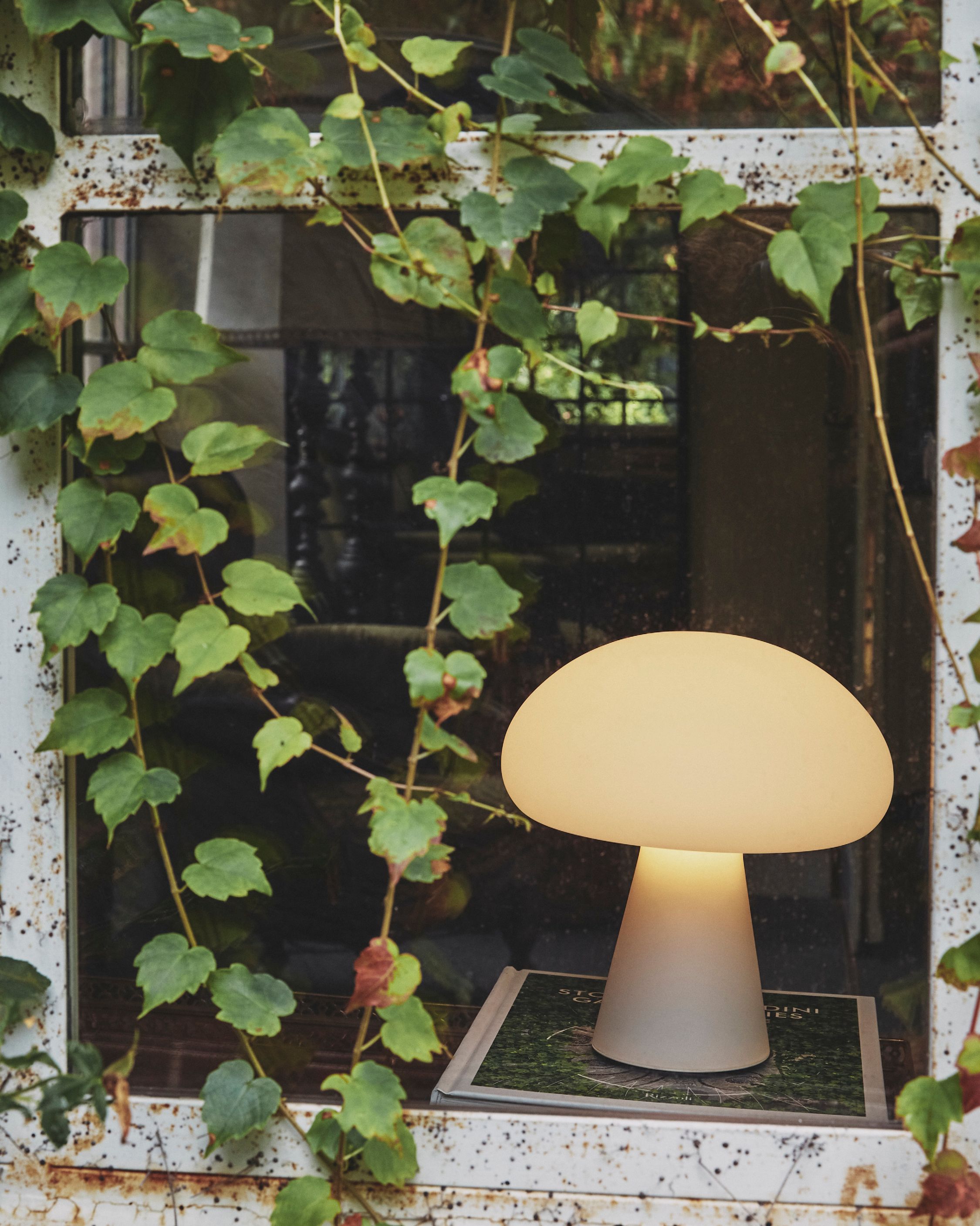 Obello cordless table lamp Gubi SINGLE PIECE