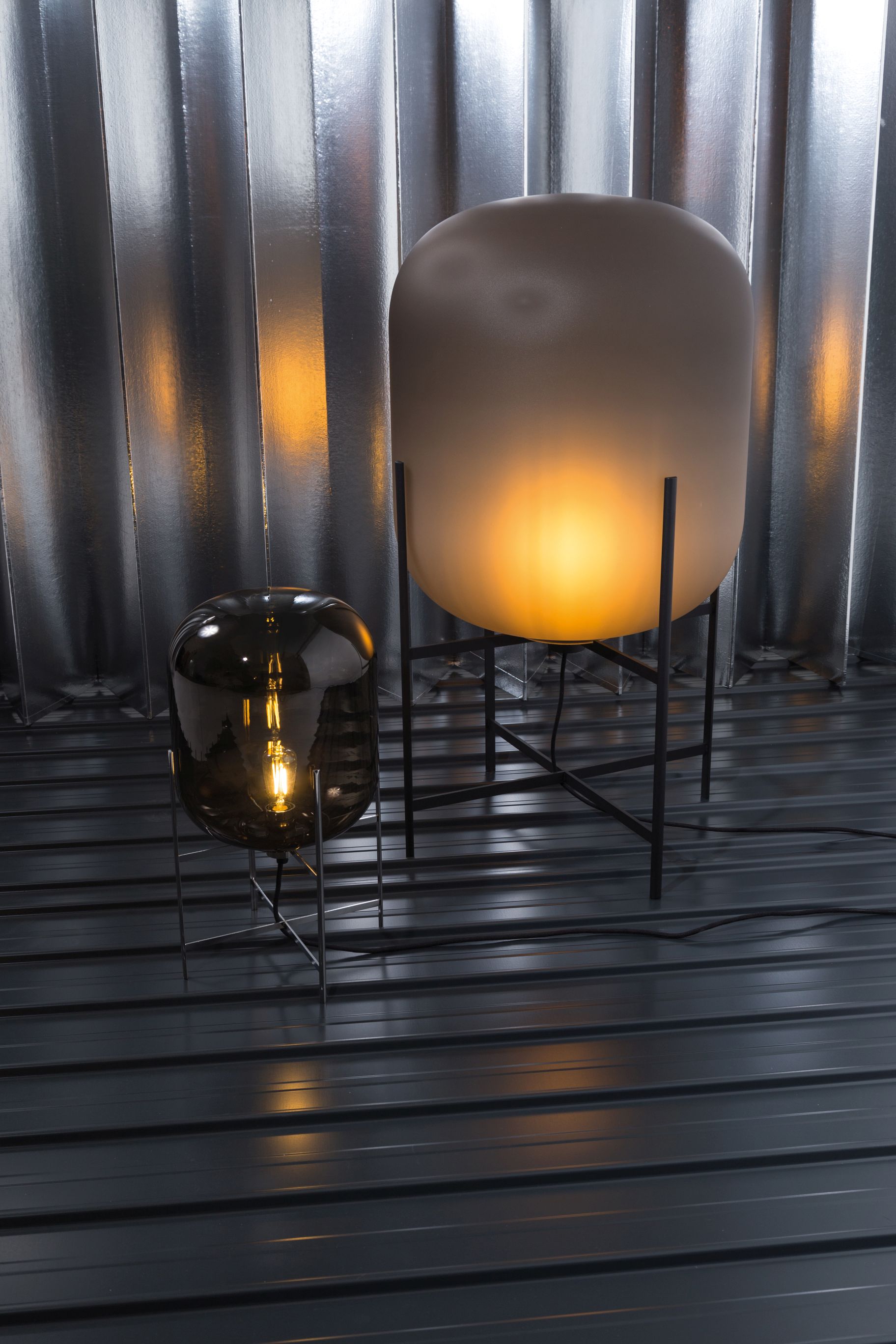 Oda Big floor lamp moonlight white - frame white Pulpo Oda Big floor lamp moonlight white - frame white Pulpo
