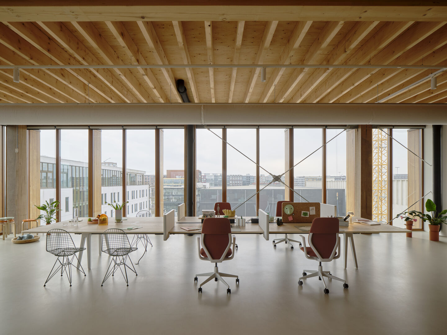 DKR-2 Wire Chair with seat and back cushion Vitra