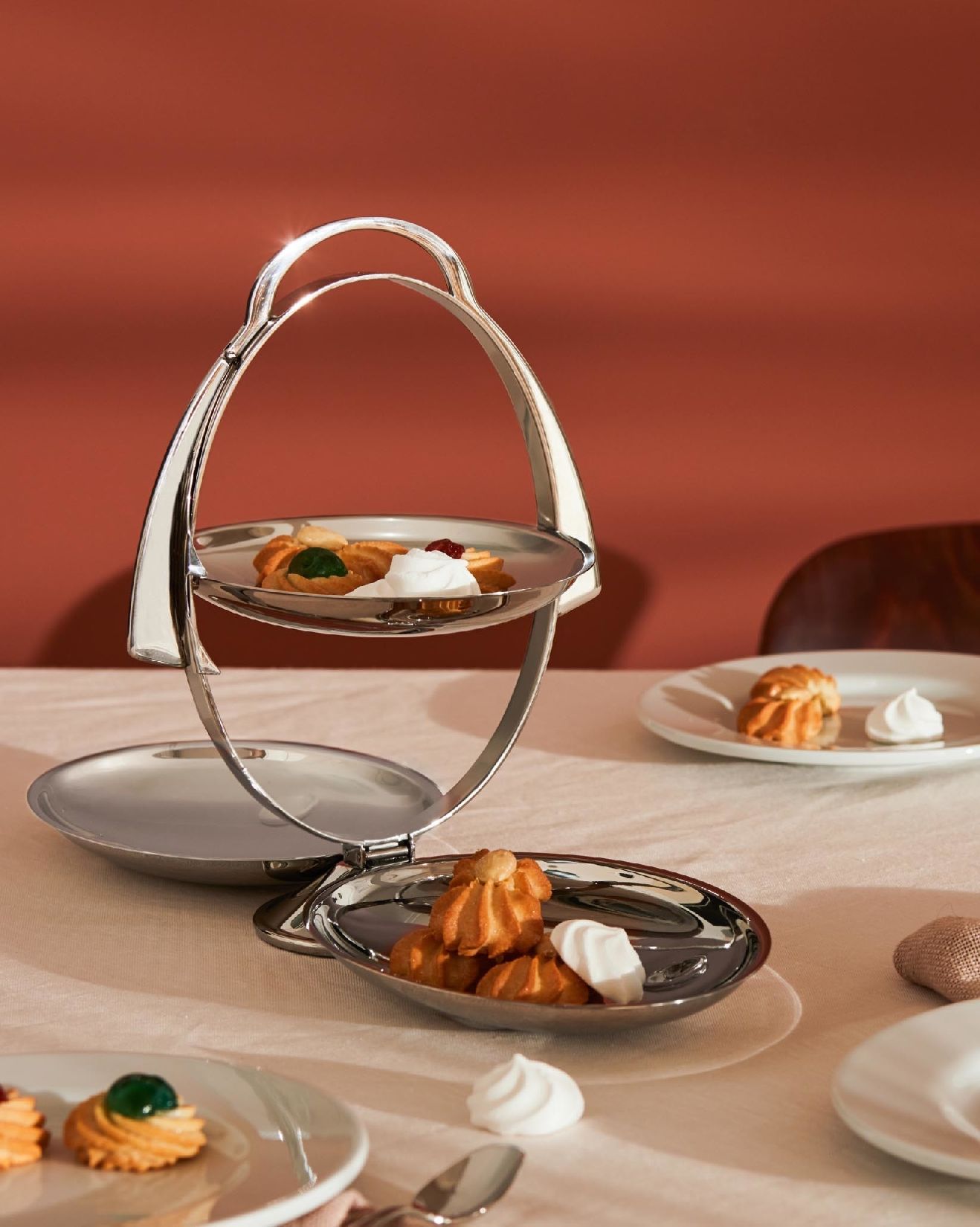Anna Gong foldable etagere Alessi