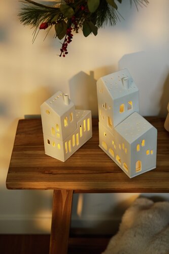 Light house Stacking house of arches Wheels