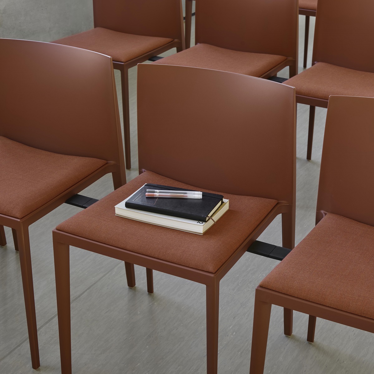 Sail SI1245 Chair stackable Andreu World