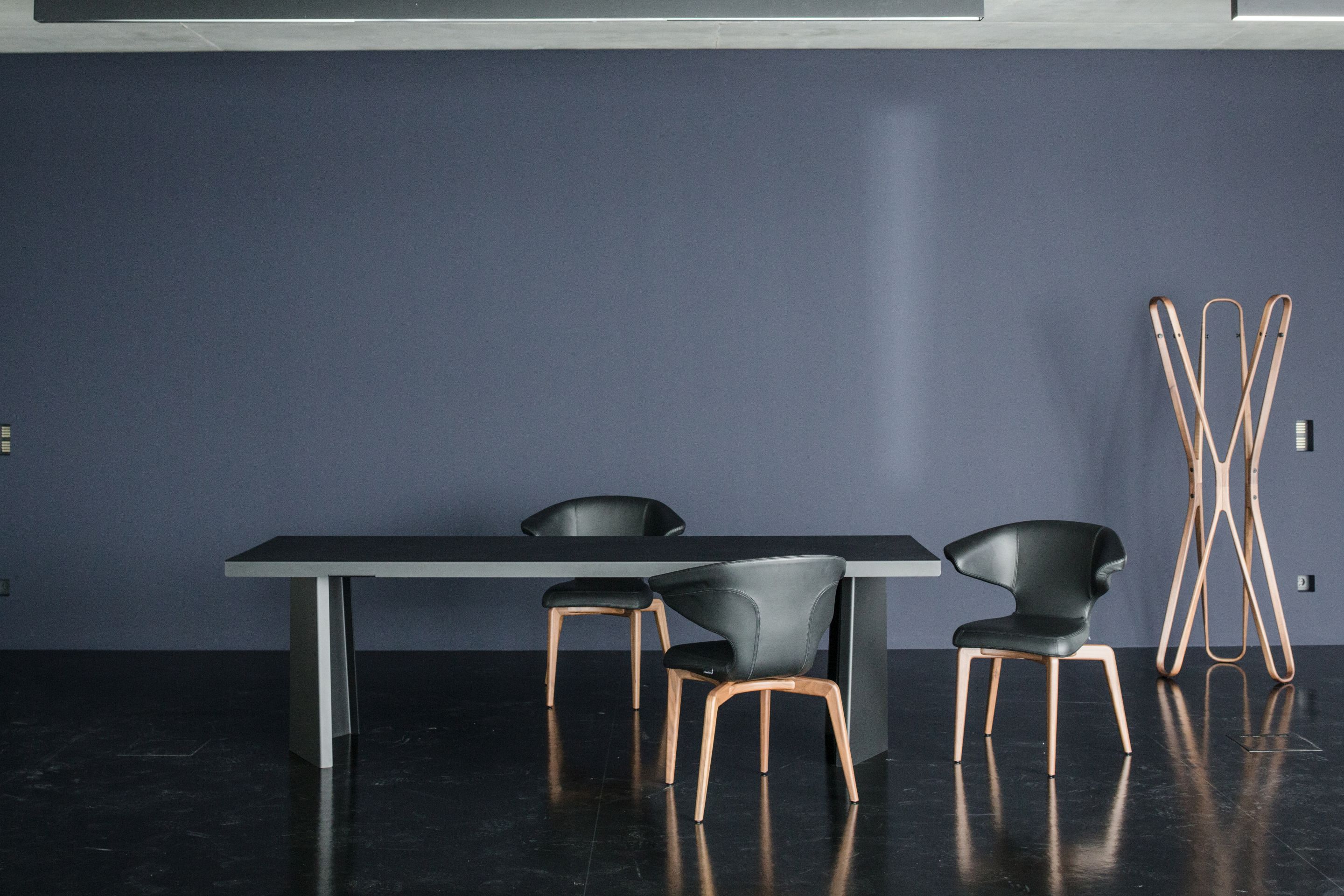 Pallas table ClassiCon