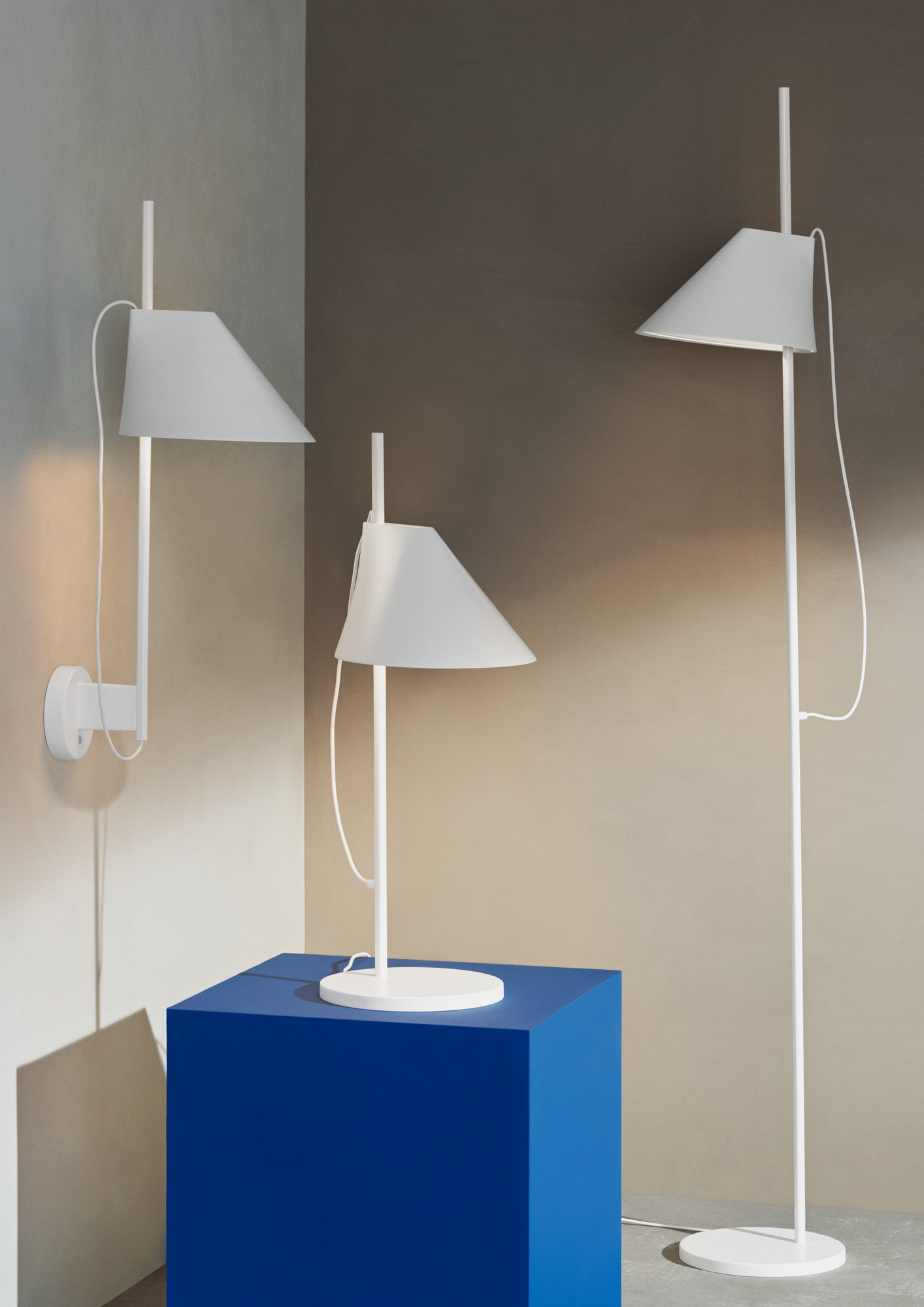 Yuh LED Floor Lamp Louis Poulsen Black