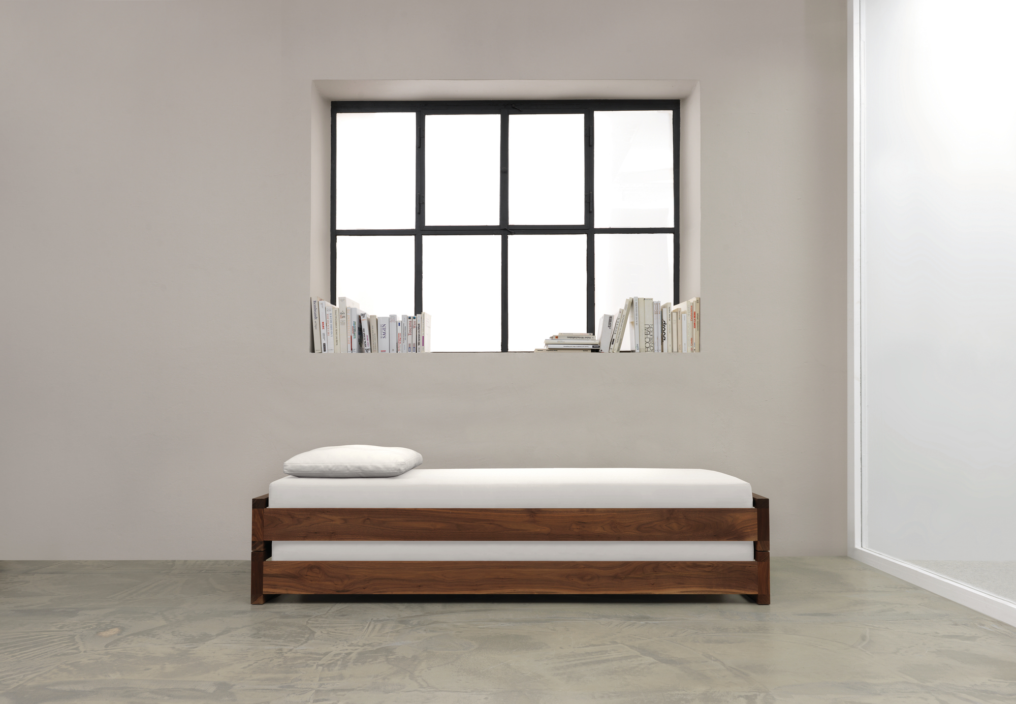 Guest 90 wood bed american walnut Zeitraum
