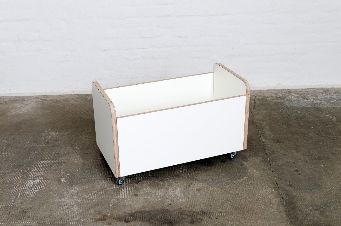 Growing Table Rolling Box Chest Pure Position