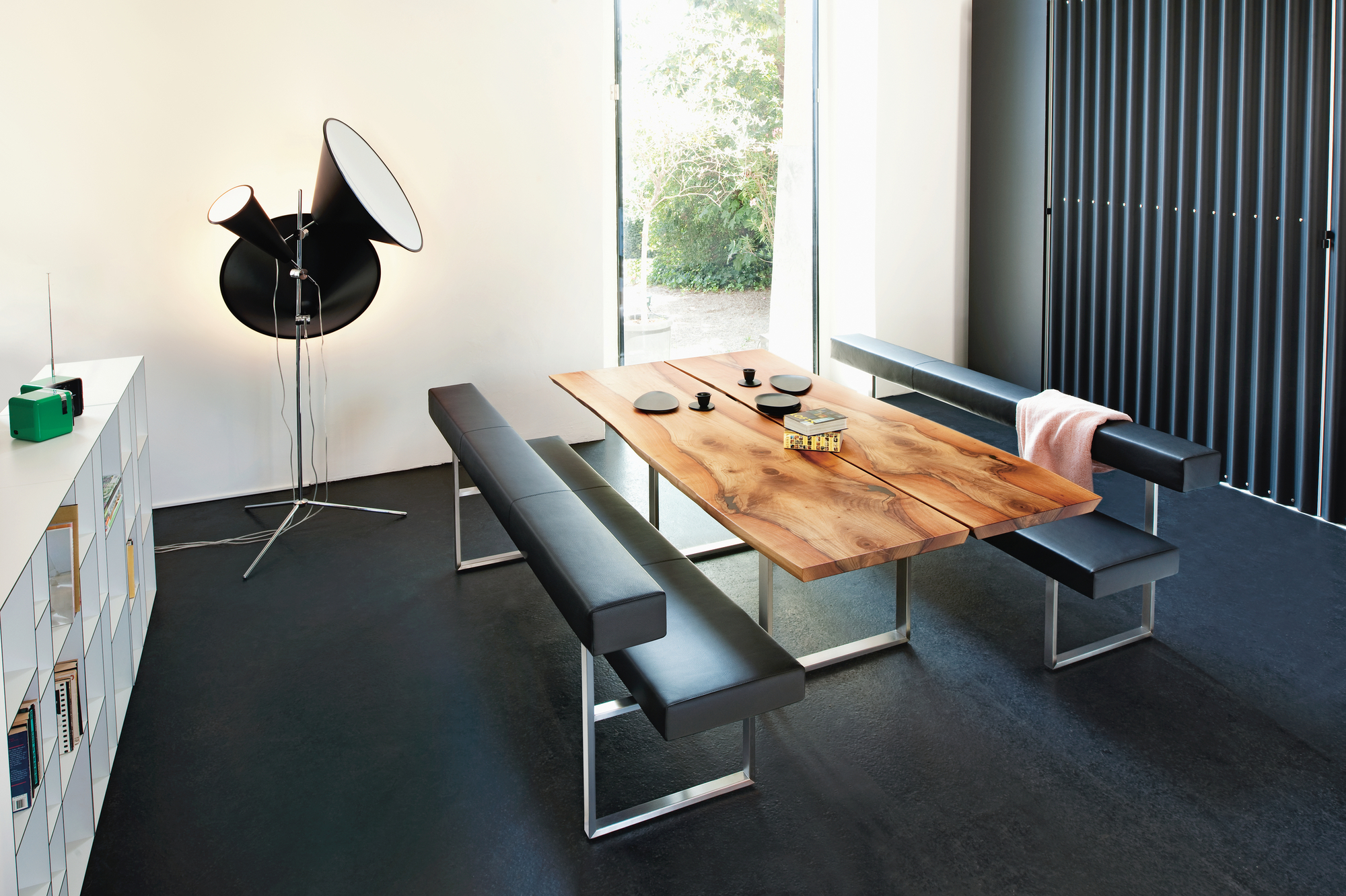 Permesso bench with backrest Girsberger