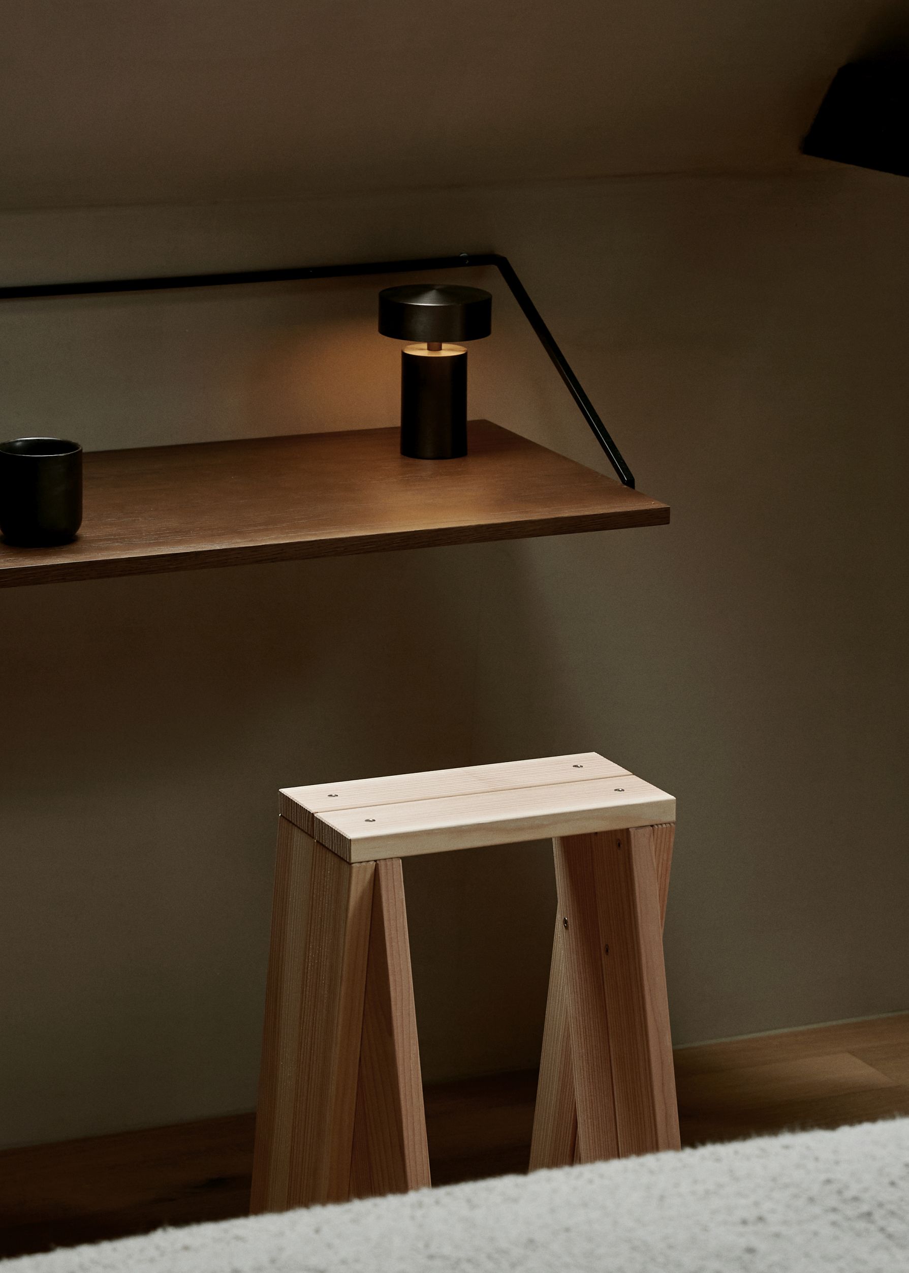 Column Table Lamp Portable Audo