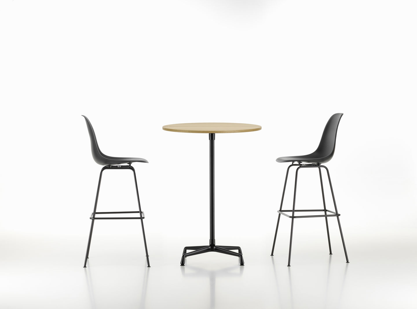 Eames Contract Tables High Standing Table Ø 70 cm Vitra