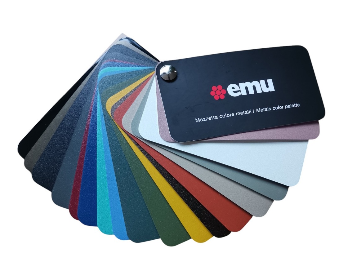 Farbmusterkarte Metall Emu mit verschiedenen Farbtönen für Metalloberflächen zur Farbauswahl.