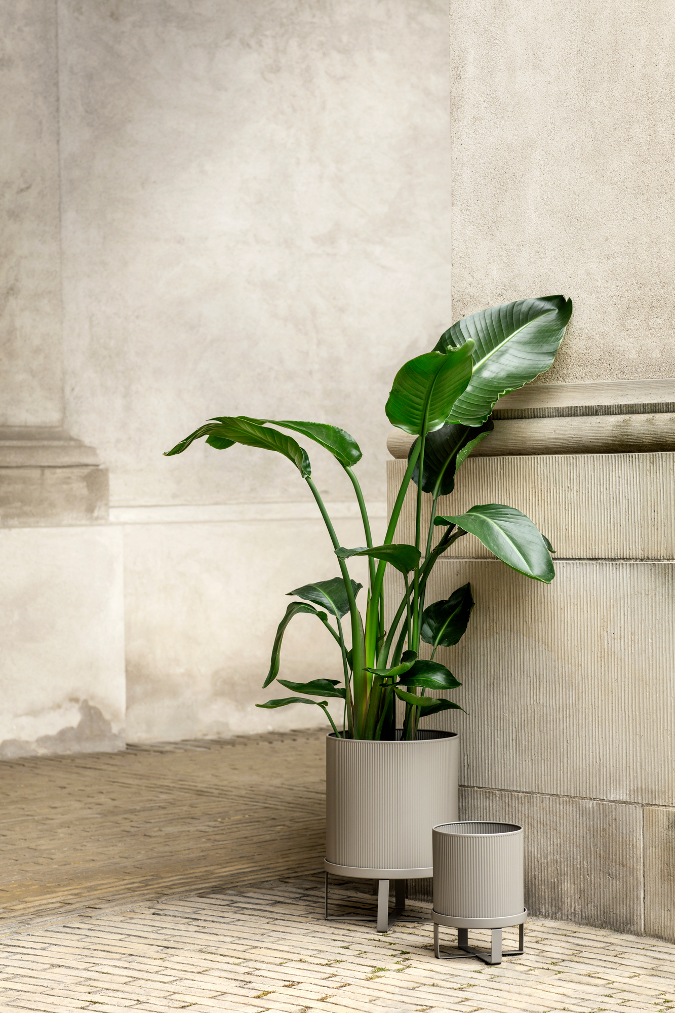 Bau Flower Pot Large Ferm Living Black