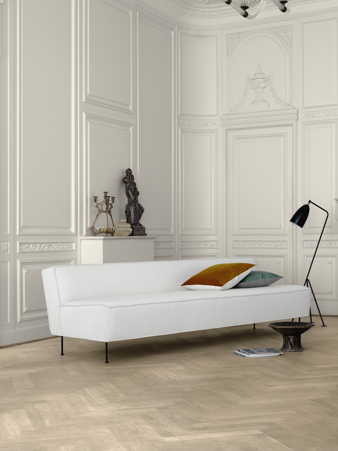 Gräshoppa / Grashoppa Floor light black Gubi