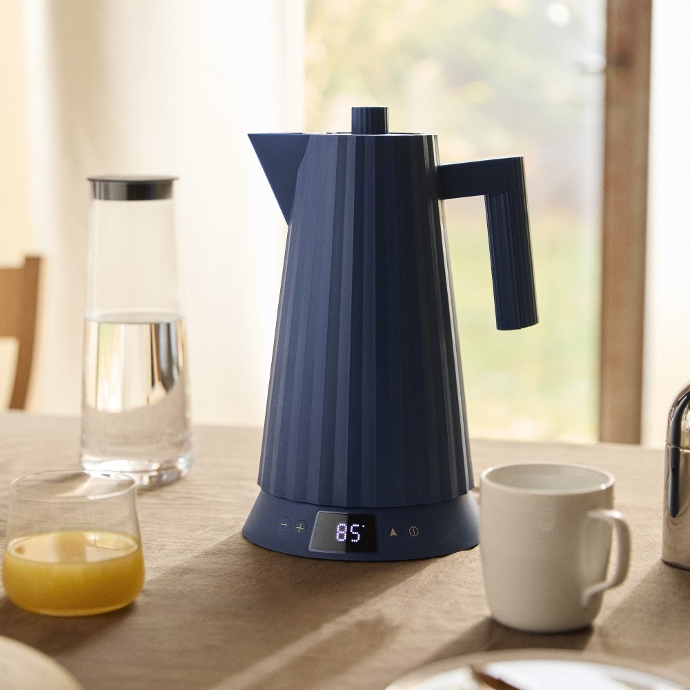 MDL21 Plissé kettle with temperature control Alessi