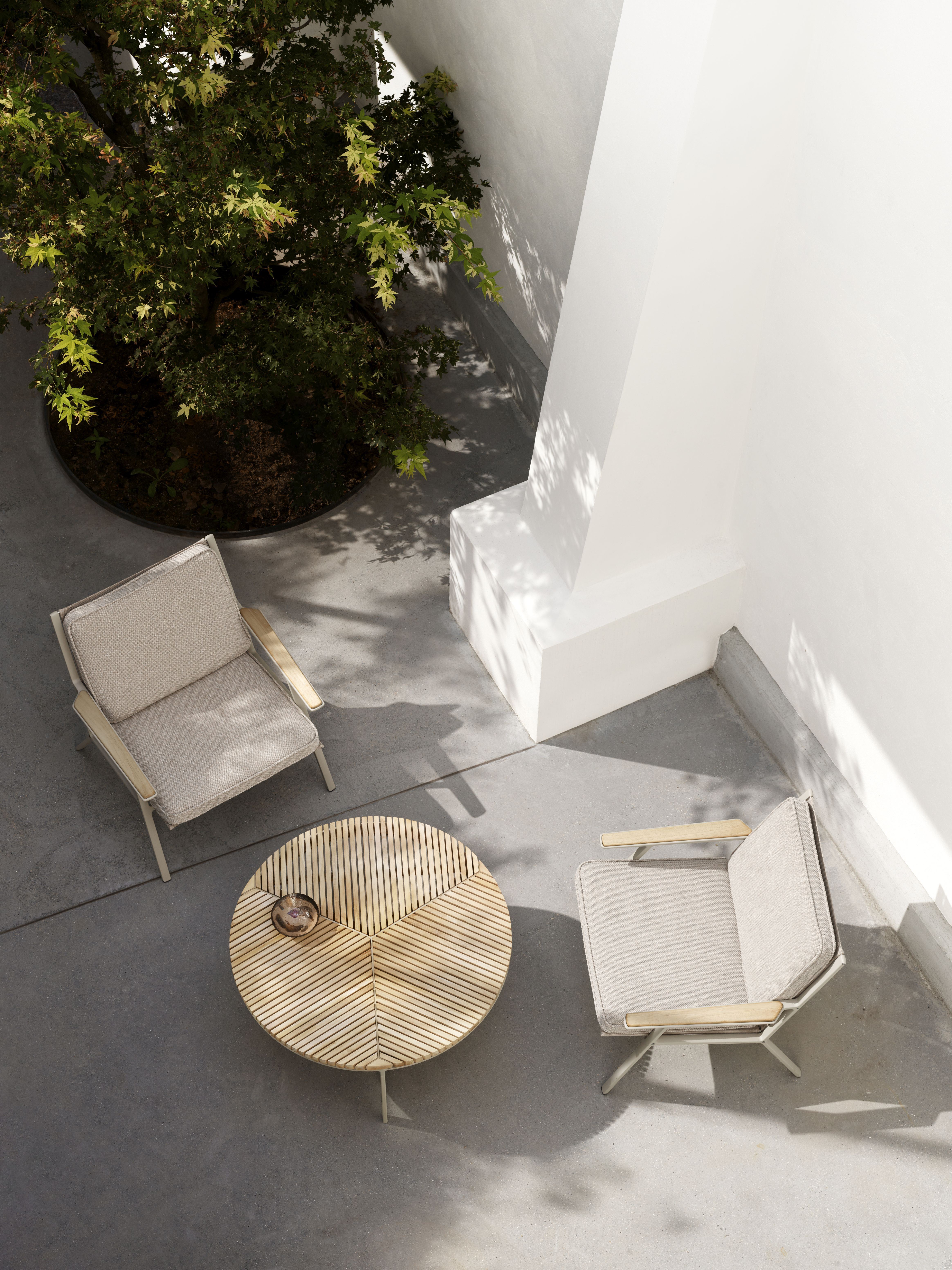 Open-Air Outdoor Lounge Chair Vipp