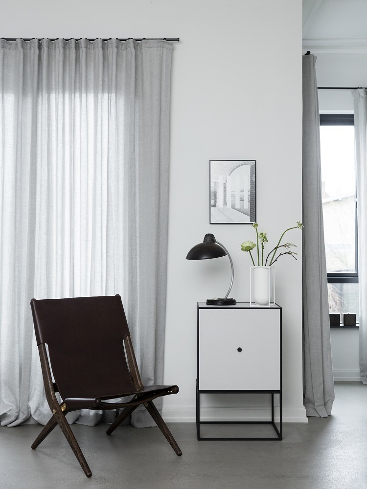 Saxe Chair black stained oak - black leather by Lassen