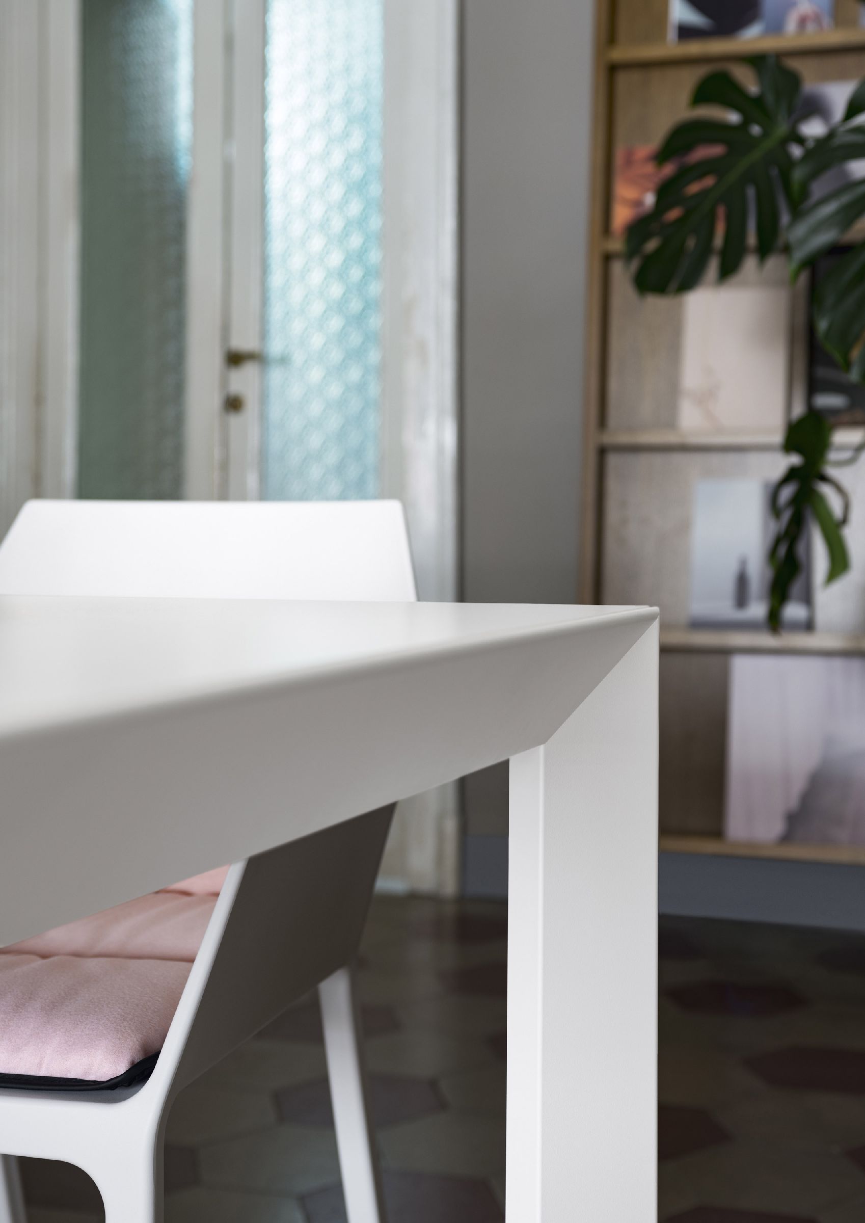 Nori dining table Kristalia