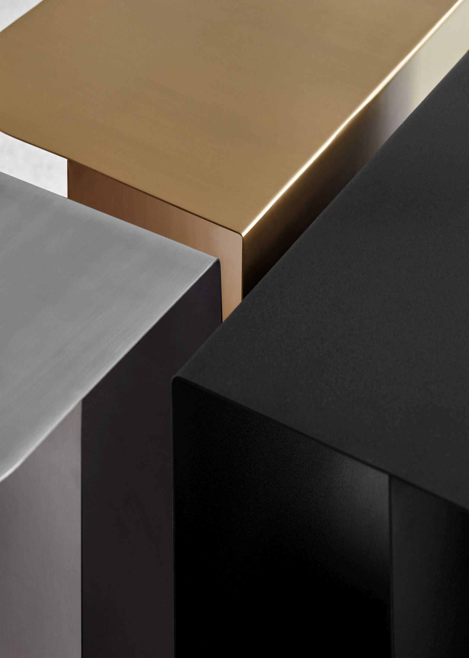 Mass Side table black Northern