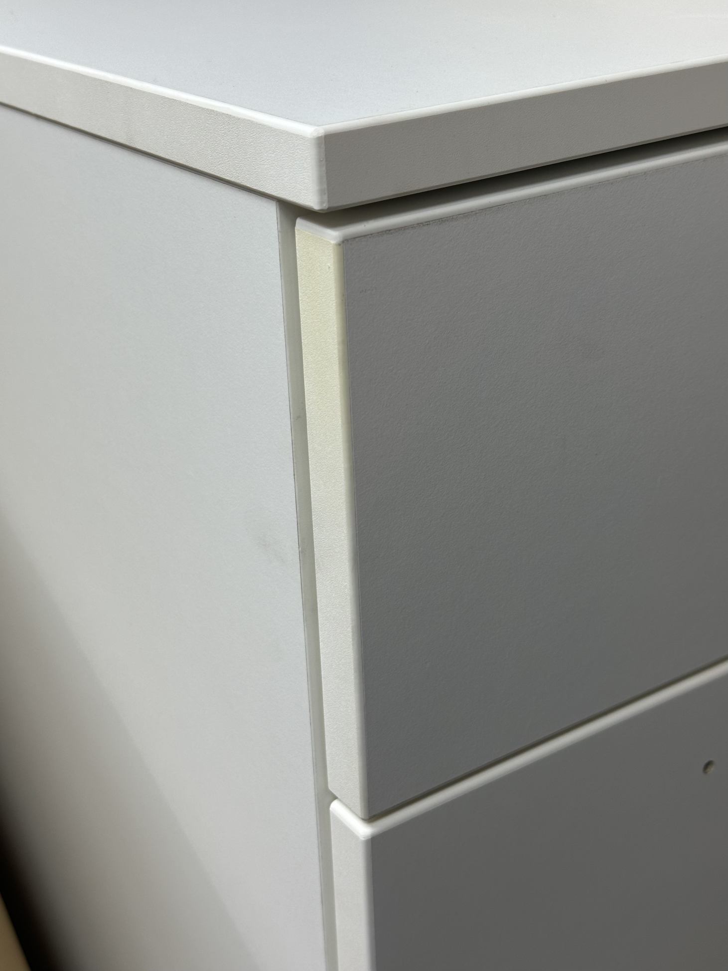 Pedestal Pedestal MET Frezza MÄNGELEXEMPLAR